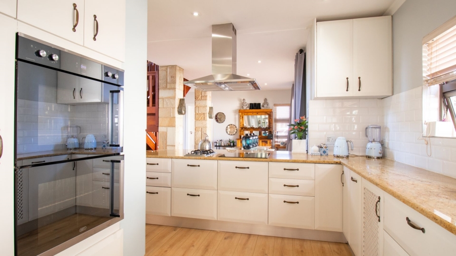 4 Bedroom Property for Sale in The Coves North West